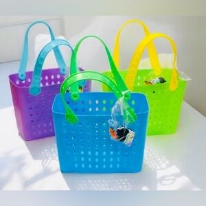 3X VIRAL EASTER MINI BOGG STYLE TOTE
BASKETS - MULTI COLOR